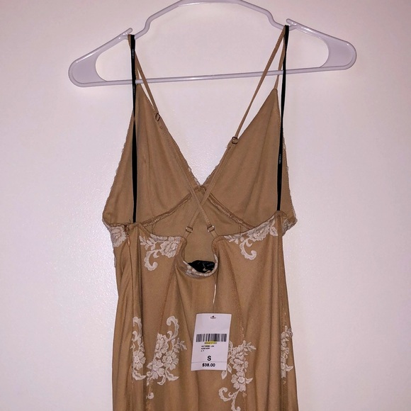 Brand new dress - Picture 3 of 3